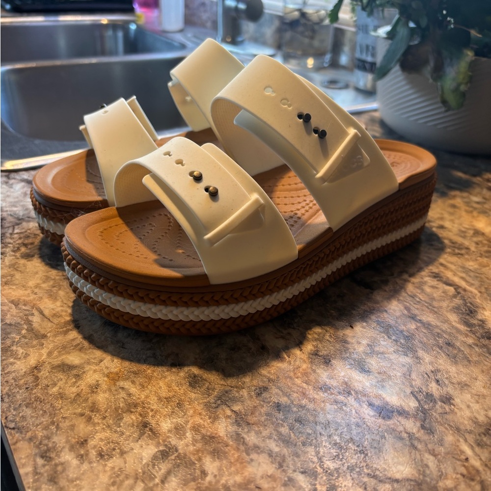 CROCS Women's Cream and Brown Platform Slide Sandals - Picture 2 of 4